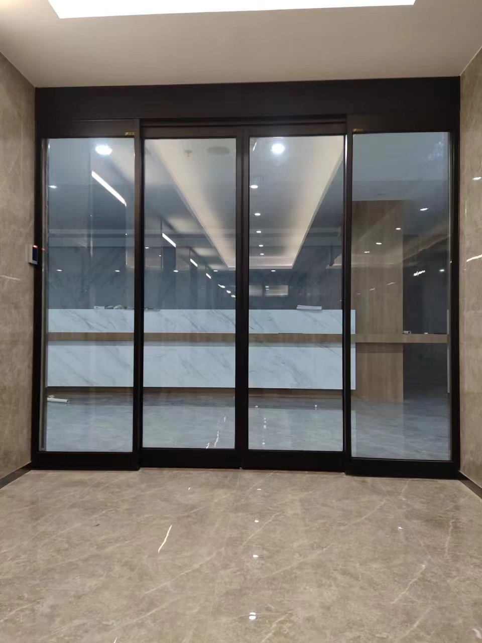 南通市玻璃伸缩门